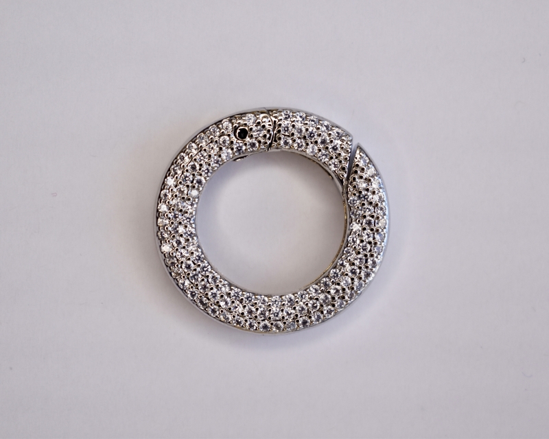 Карабин-бейл кольцо с фианитами цвет серебро 25мм