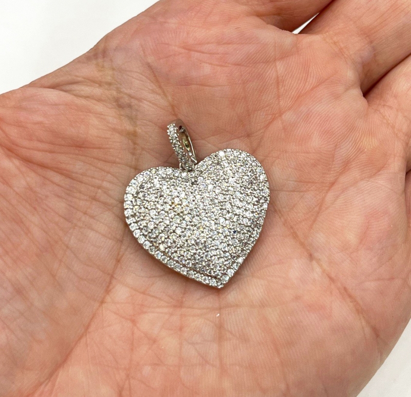 Сердце с фианитами размер 23*24мм+(бейл 7мм) цвет серебро